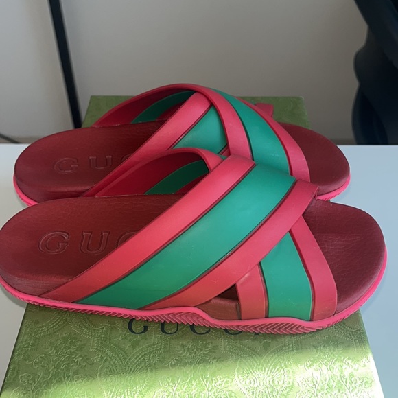 ❤️💚GUCCI RUBBER SLIDE gently worn - Picture 4 of 8